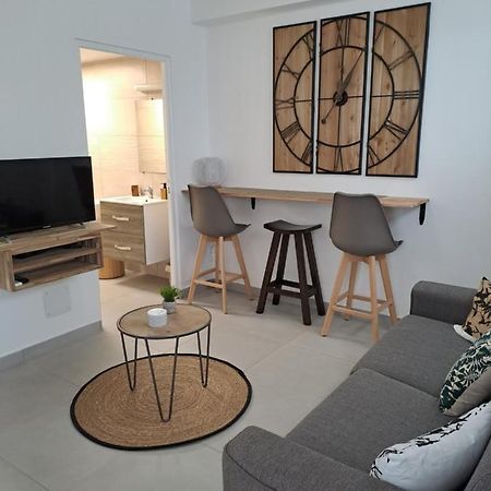 Appartement Cosy, T2 Situe En Centre Ville De Saint-Pierre 外观 照片
