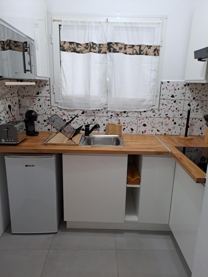 Appartement Cosy, T2 Situe En Centre Ville De Saint-Pierre 外观 照片