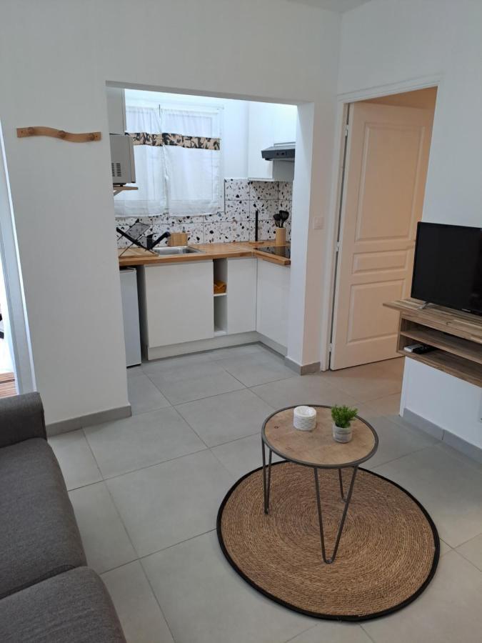 Appartement Cosy, T2 Situe En Centre Ville De Saint-Pierre 外观 照片