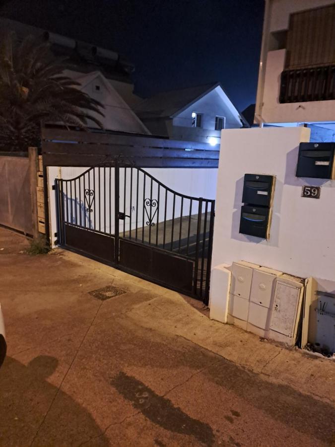 Appartement Cosy, T2 Situe En Centre Ville De Saint-Pierre 外观 照片